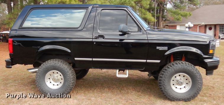 image for item DI8616 1996 Ford Bronco  SUV
