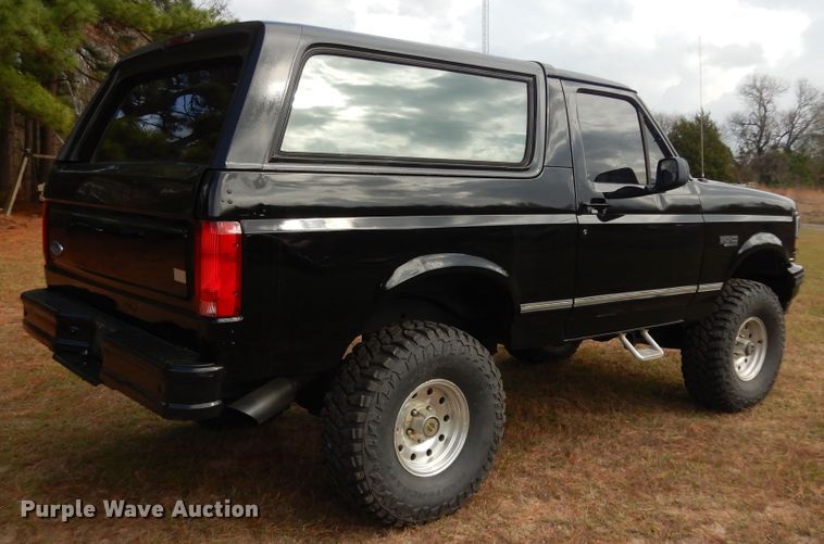 image for item DI8616 1996 Ford Bronco  SUV