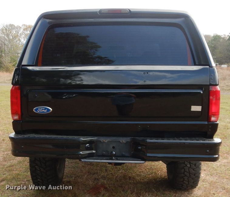 image for item DI8616 1996 Ford Bronco  SUV