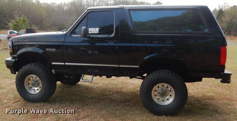 image for item DI8616 1996 Ford Bronco  SUV