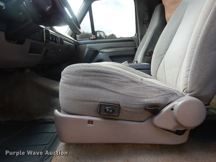 image for item DI8616 1996 Ford Bronco  SUV