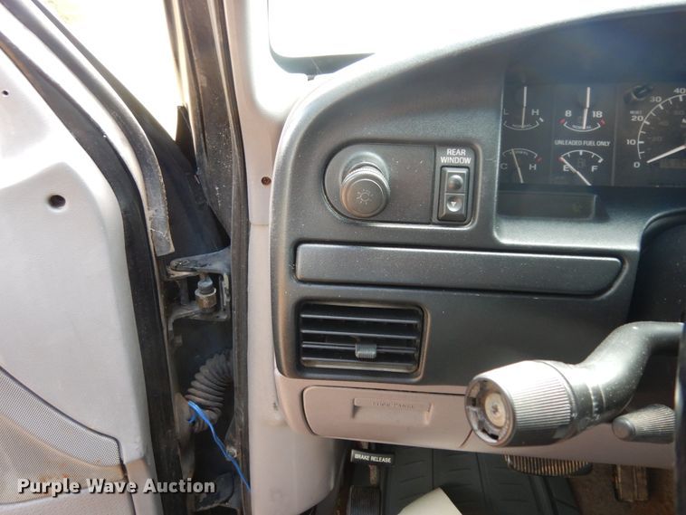 image for item DI8616 1996 Ford Bronco  SUV