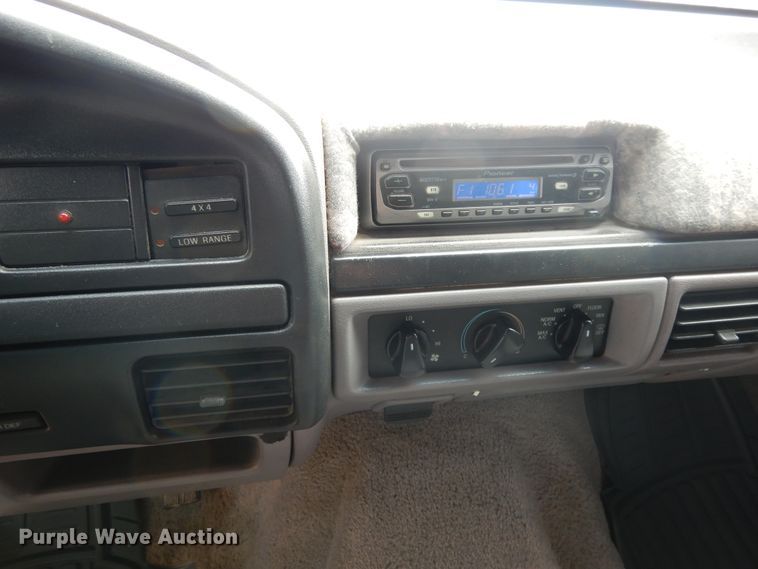 image for item DI8616 1996 Ford Bronco  SUV