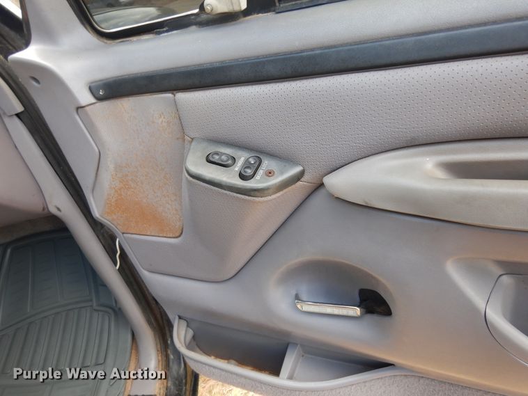 image for item DI8616 1996 Ford Bronco  SUV