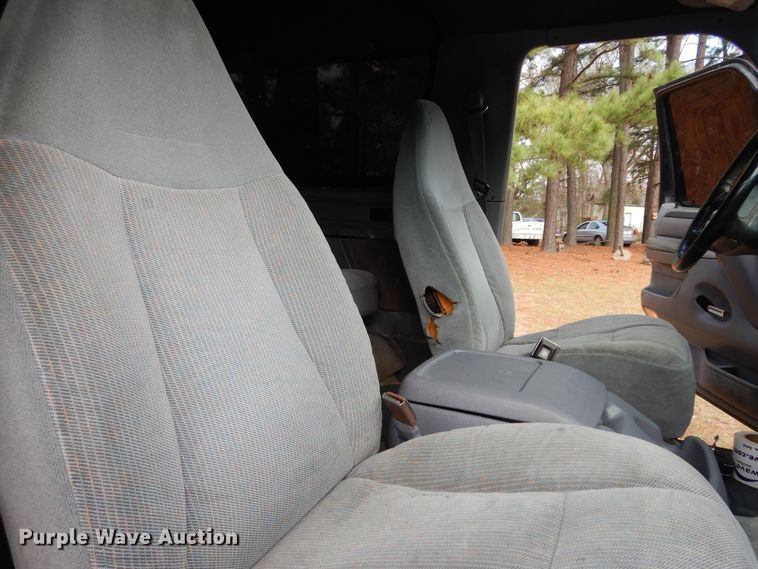 image for item DI8616 1996 Ford Bronco  SUV