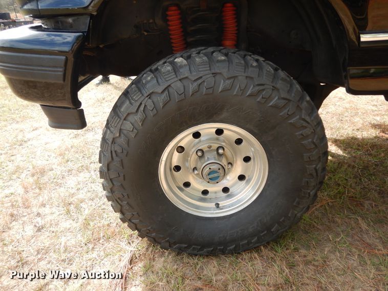 image for item DI8616 1996 Ford Bronco  SUV