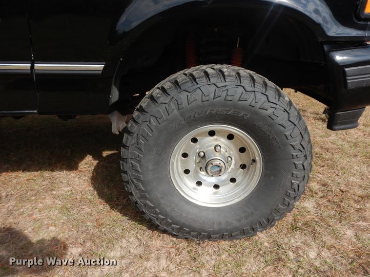 image for item DI8616 1996 Ford Bronco  SUV