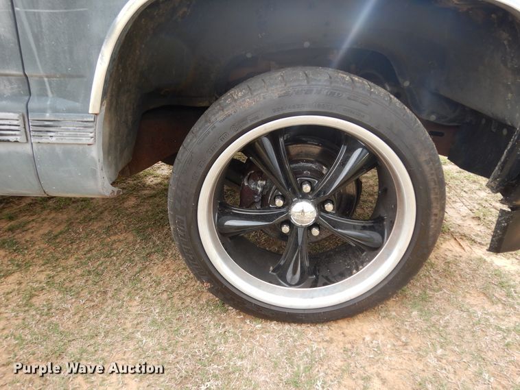 image for item DI8619 1990 Chevrolet C1500  pickup truck