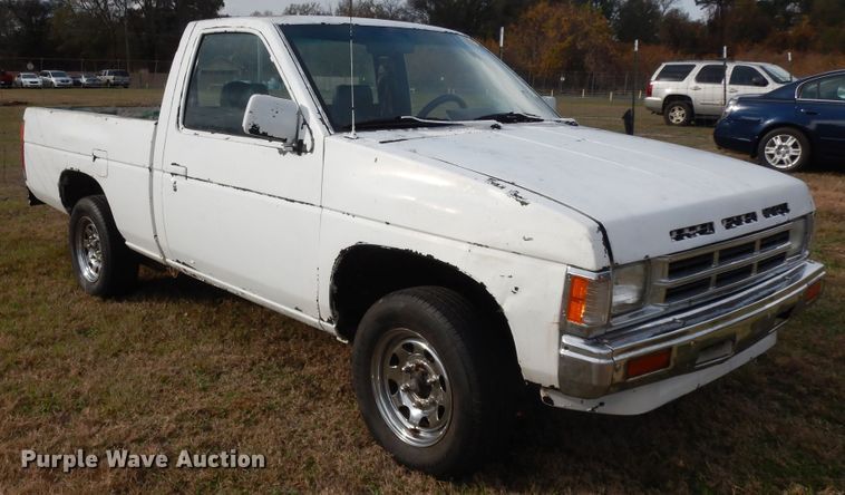 image for item DI8620 1990 Nissan  pickup truck