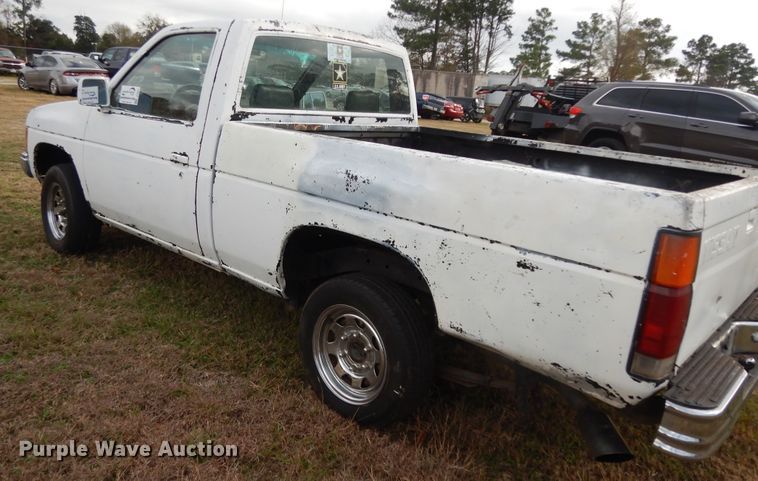 image for item DI8620 1990 Nissan  pickup truck