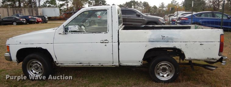 image for item DI8620 1990 Nissan  pickup truck