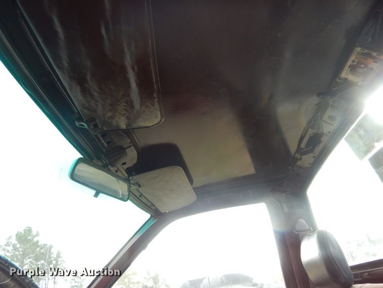 image for item DI8620 1990 Nissan  pickup truck