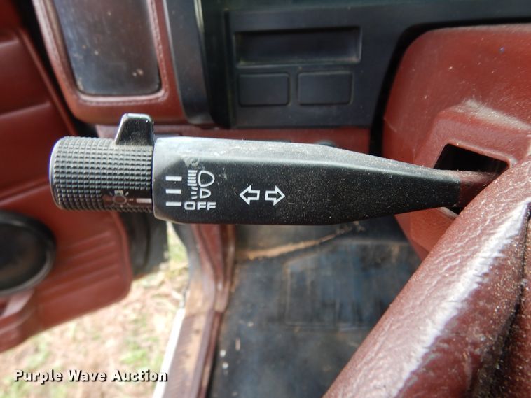 image for item DI8620 1990 Nissan  pickup truck