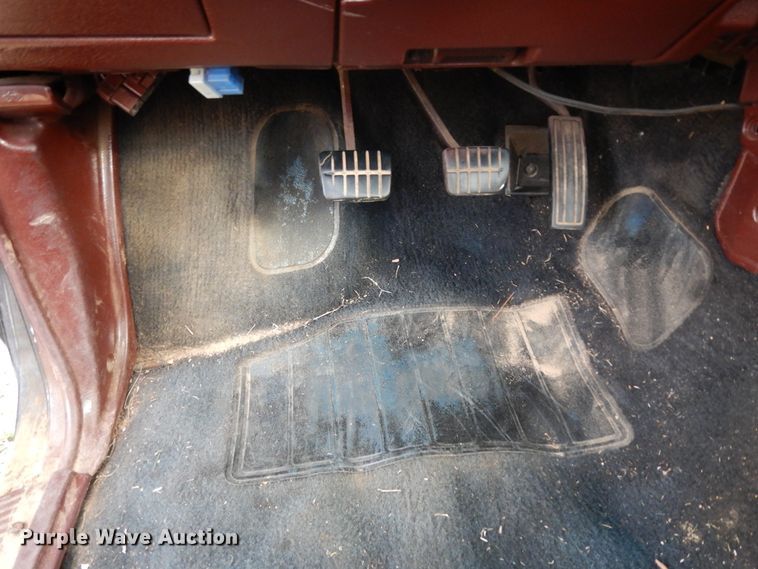 image for item DI8620 1990 Nissan  pickup truck