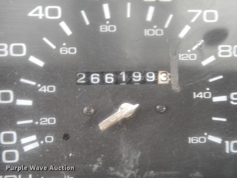 image for item DI8620 1990 Nissan  pickup truck