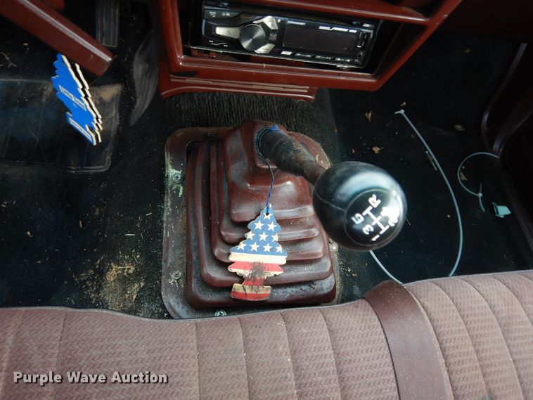 image for item DI8620 1990 Nissan  pickup truck