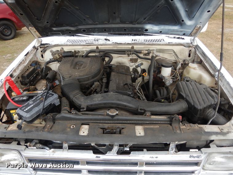 image for item DI8620 1990 Nissan  pickup truck