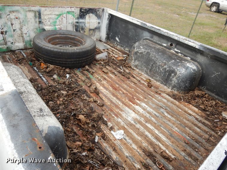 image for item DI8620 1990 Nissan  pickup truck