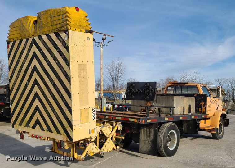 image for item DJ1625 1989 GMC C7000  flatbed truck