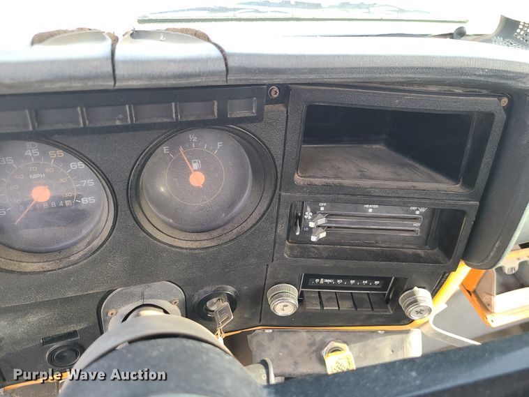 image for item DJ1625 1989 GMC C7000  flatbed truck