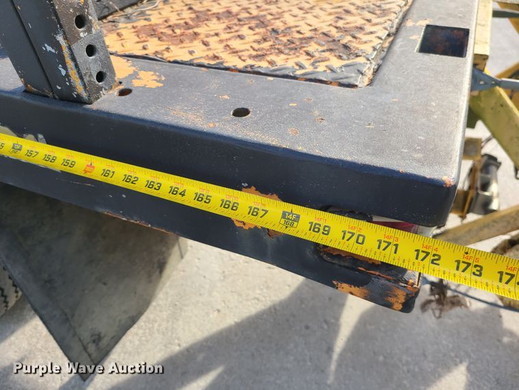 image for item DJ1625 1989 GMC C7000  flatbed truck