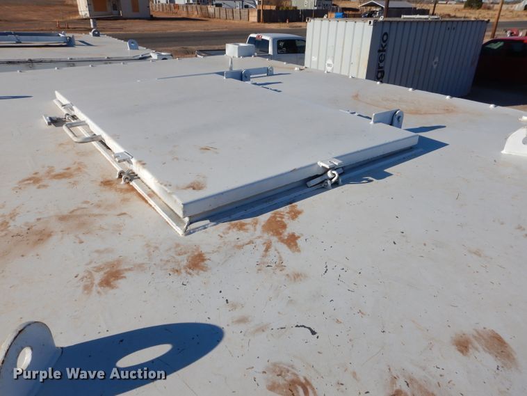 image for item DJ8903 1997  fuel tank