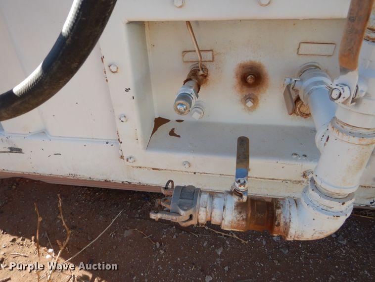 image for item DJ8903 1997  fuel tank