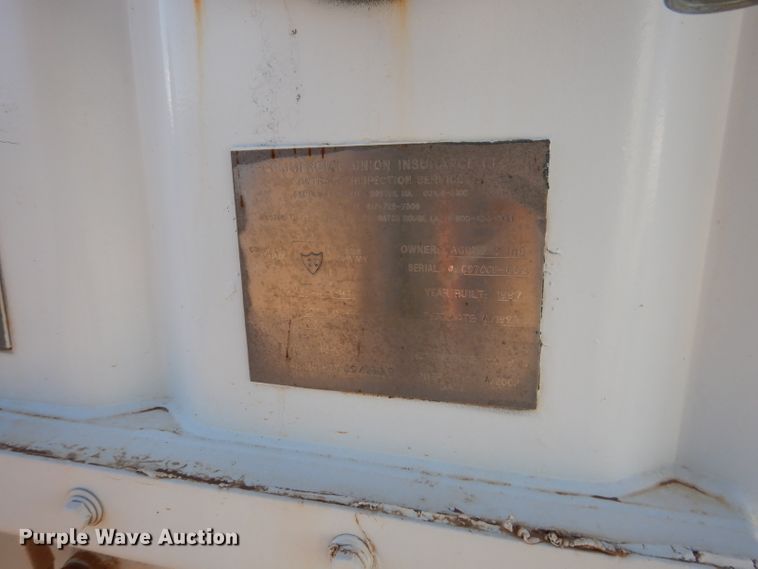 image for item DJ8903 1997  fuel tank