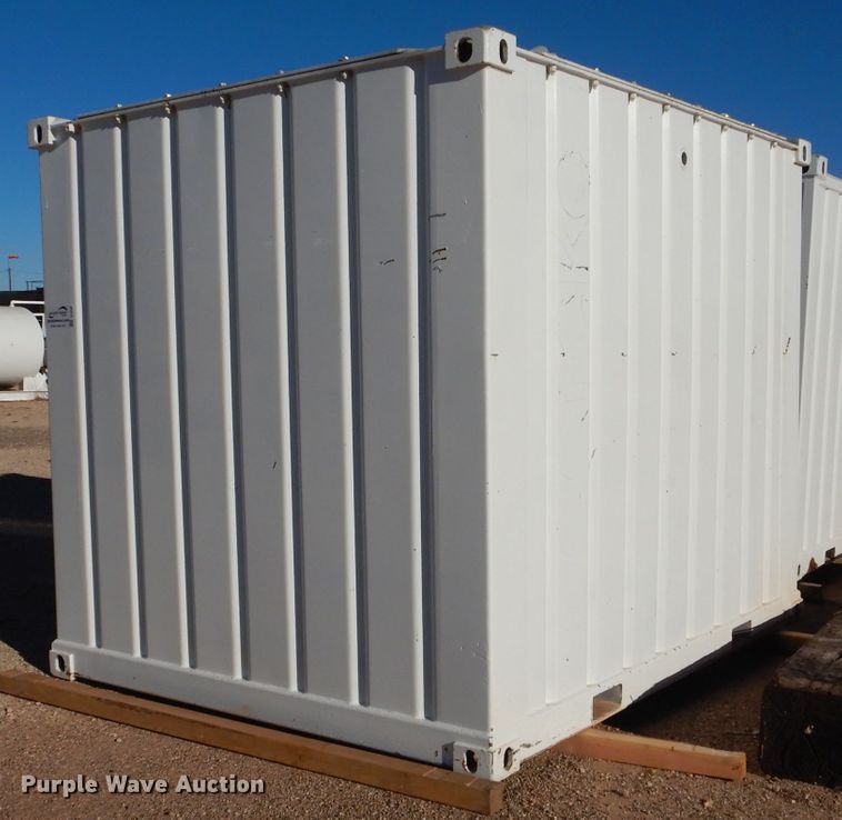 image for item DJ8904 2000  fuel tank