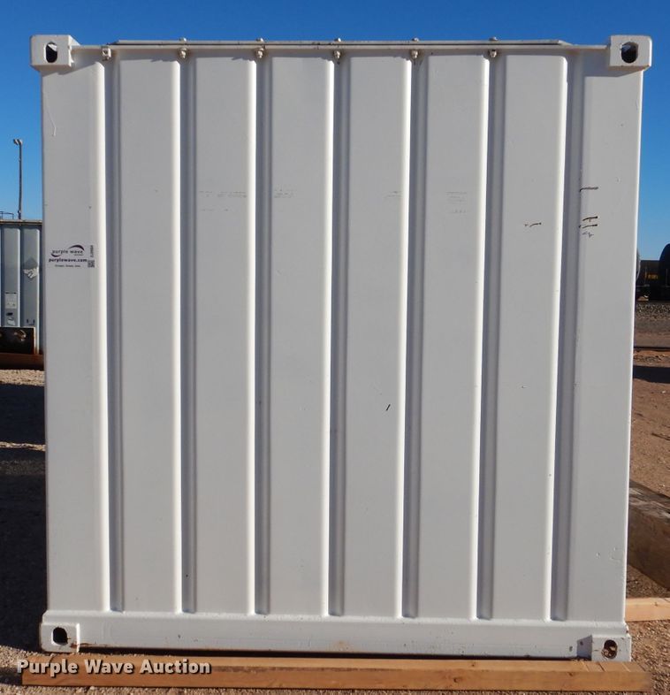 image for item DJ8904 2000  fuel tank