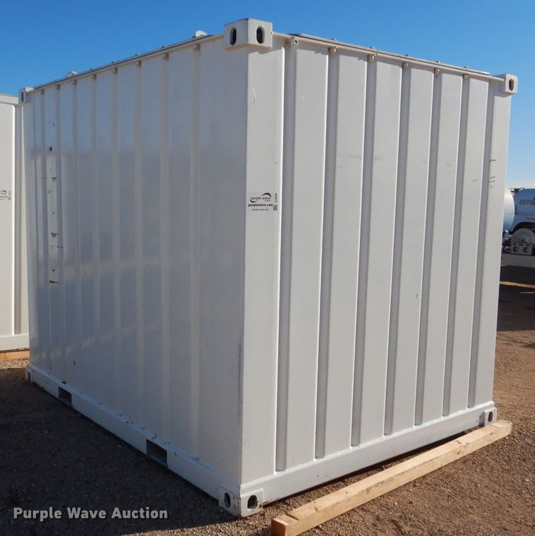 image for item DJ8904 2000  fuel tank