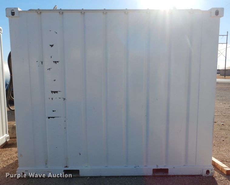 image for item DJ8904 2000  fuel tank