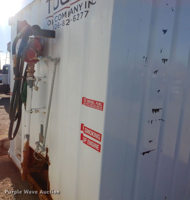 image for item DJ8904 2000  fuel tank