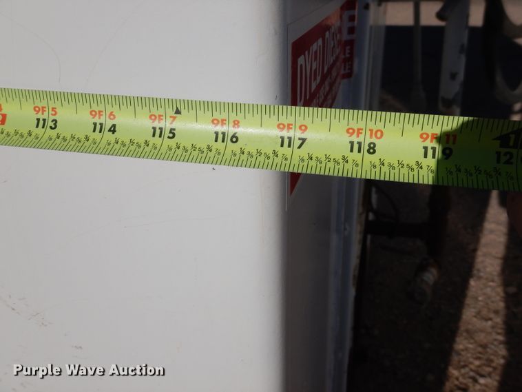 image for item DJ8904 2000  fuel tank