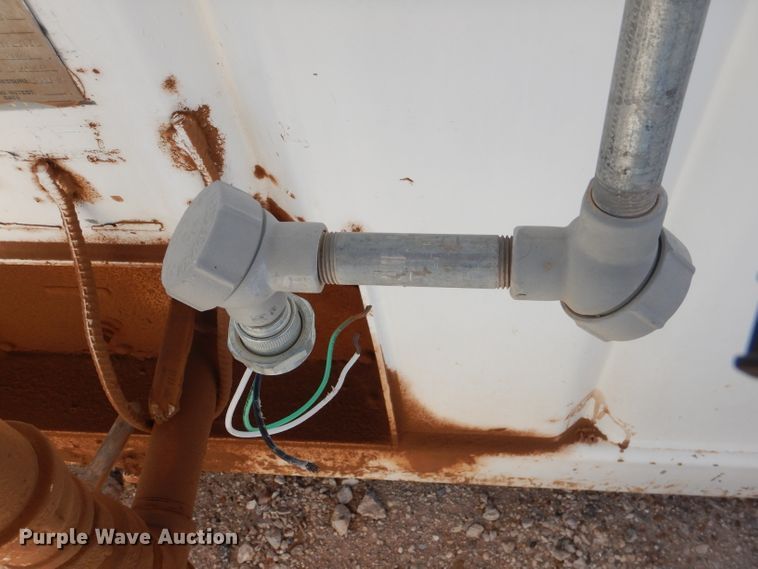 image for item DJ8904 2000  fuel tank