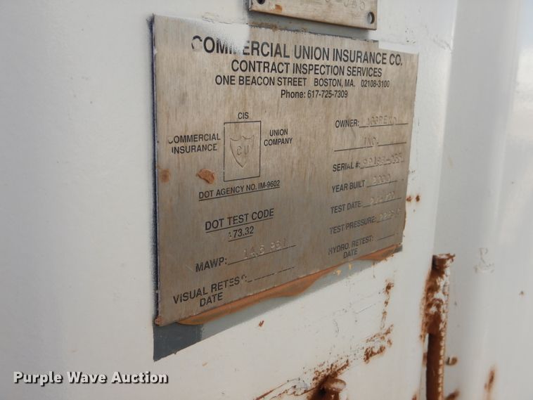 image for item DJ8904 2000  fuel tank