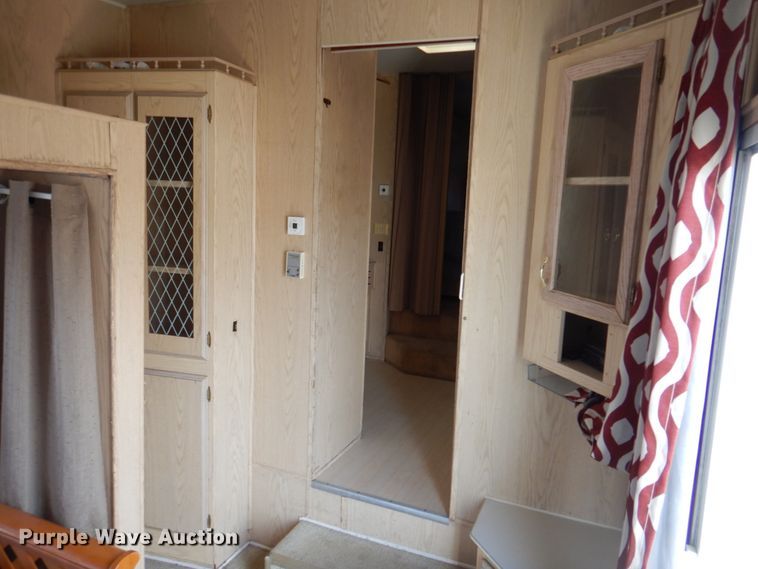 image for item DK8708 1999 Franklin  camper