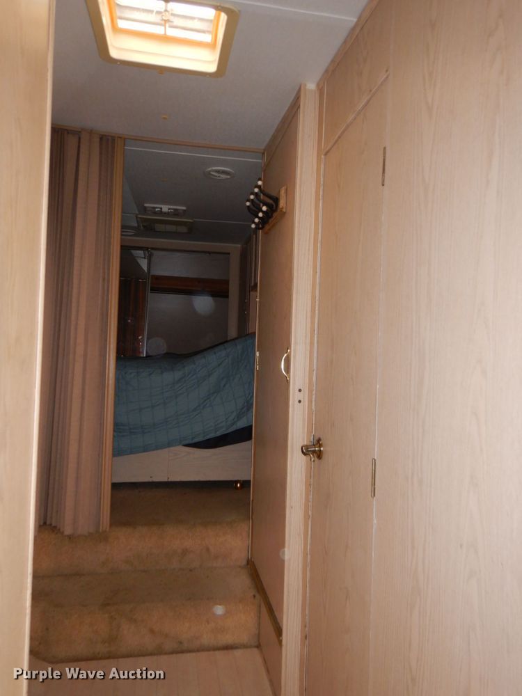 image for item DK8708 1999 Franklin  camper