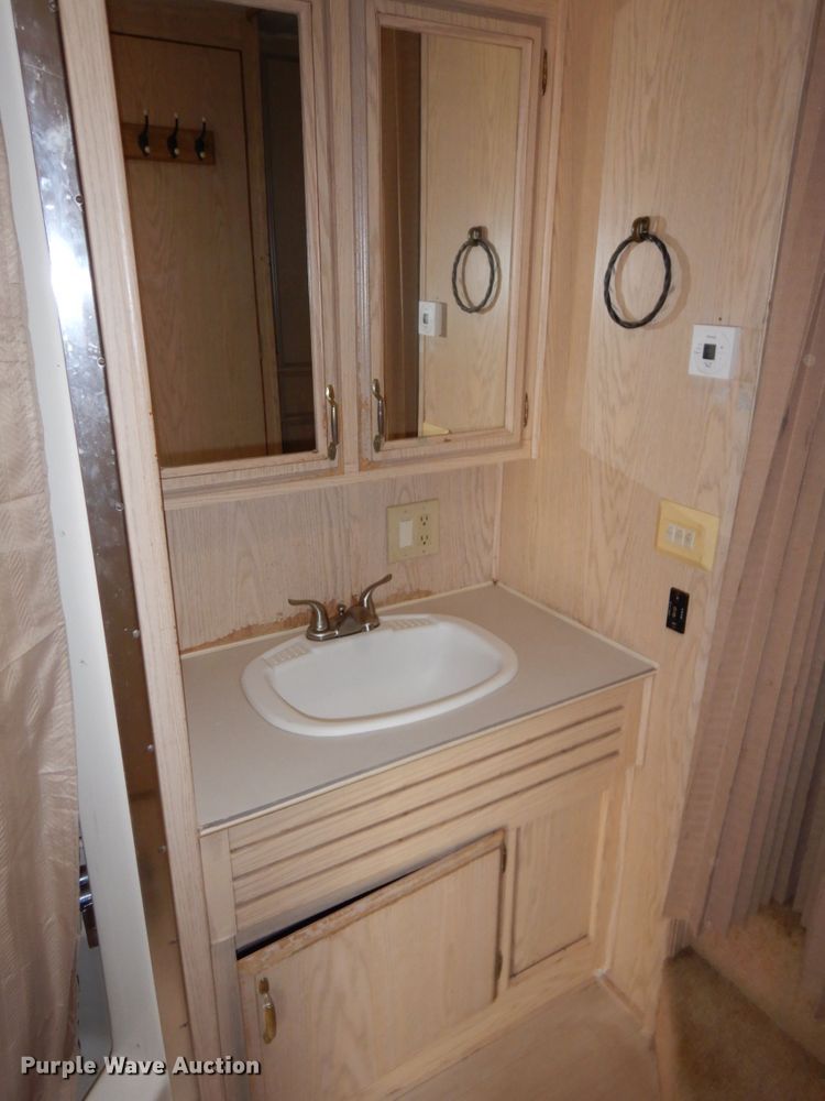 image for item DK8708 1999 Franklin  camper