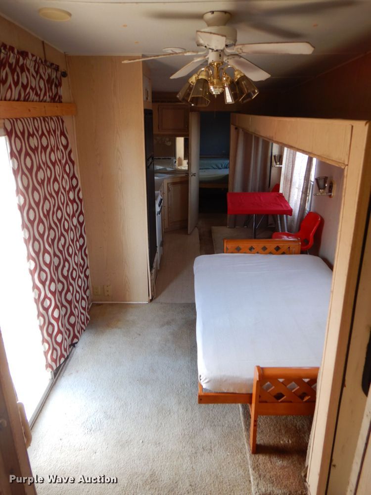 image for item DK8708 1999 Franklin  camper