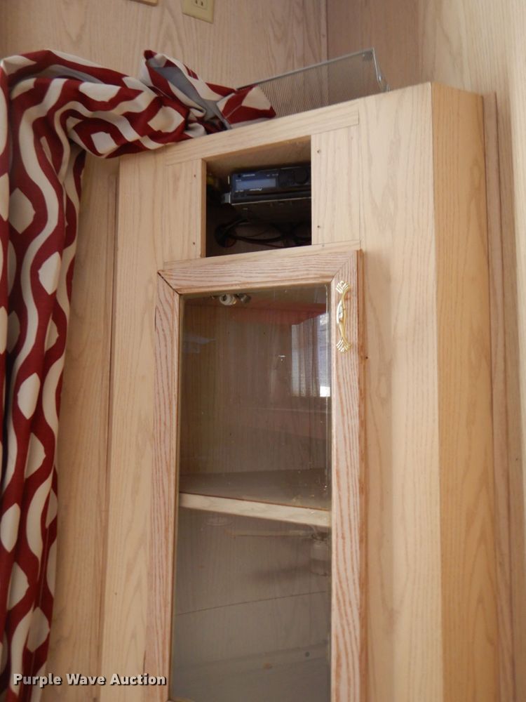 image for item DK8708 1999 Franklin  camper