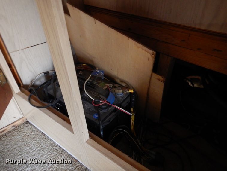 image for item DK8708 1999 Franklin  camper