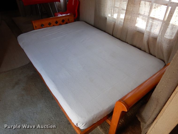 image for item DK8708 1999 Franklin  camper