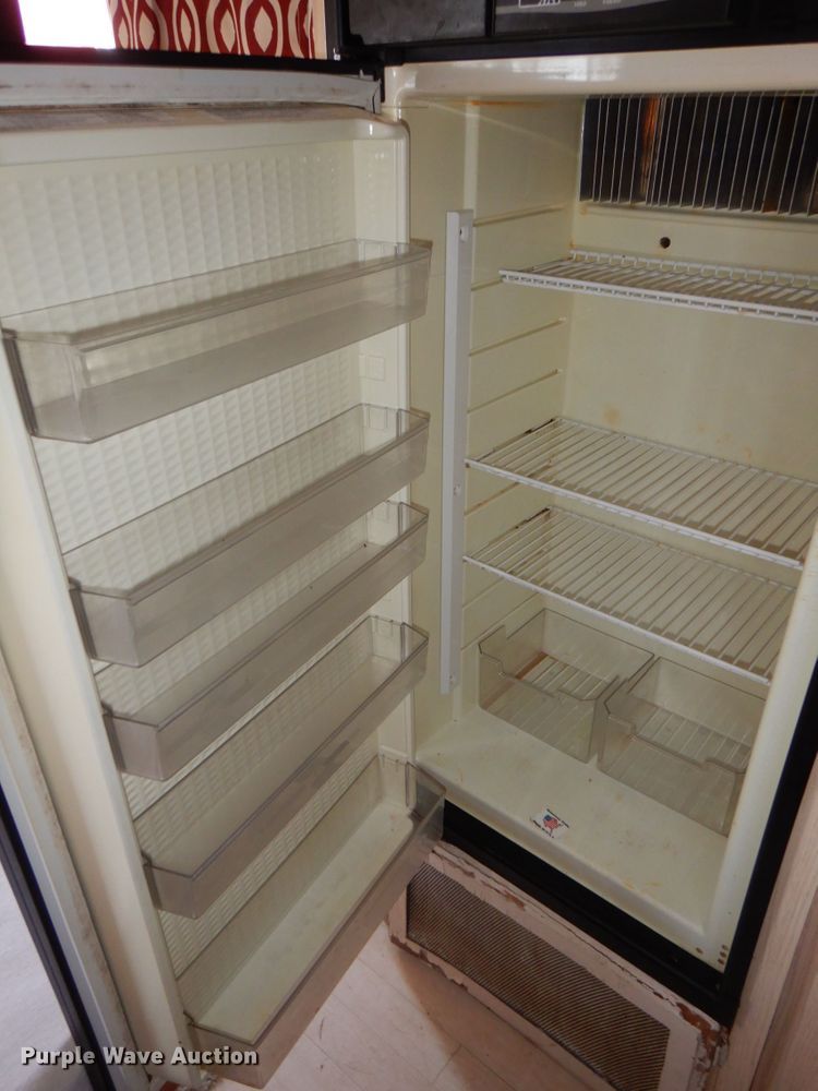 image for item DK8708 1999 Franklin  camper