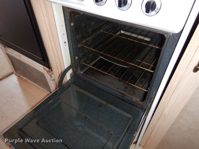 image for item DK8708 1999 Franklin  camper