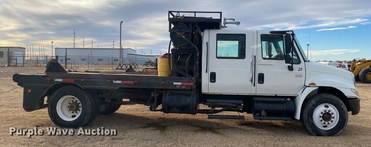 image for item DL1330 2007 International 4300  Crew Cab flatbed truck