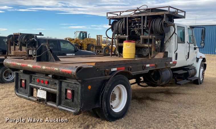 image for item DL1330 2007 International 4300  Crew Cab flatbed truck