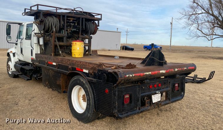 image for item DL1330 2007 International 4300  Crew Cab flatbed truck