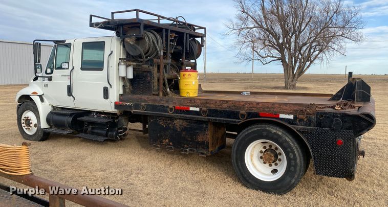 image for item DL1330 2007 International 4300  Crew Cab flatbed truck