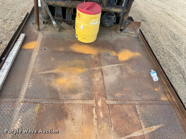 image for item DL1330 2007 International 4300  Crew Cab flatbed truck